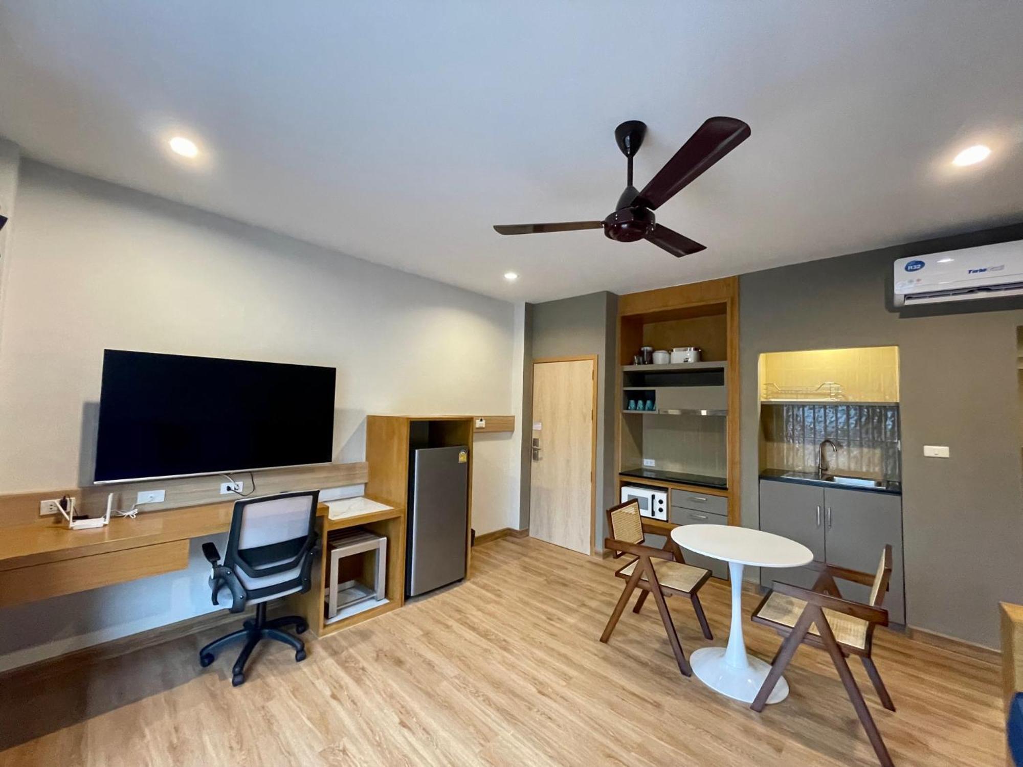 Room Actually Service Apartment Karon Exterior foto