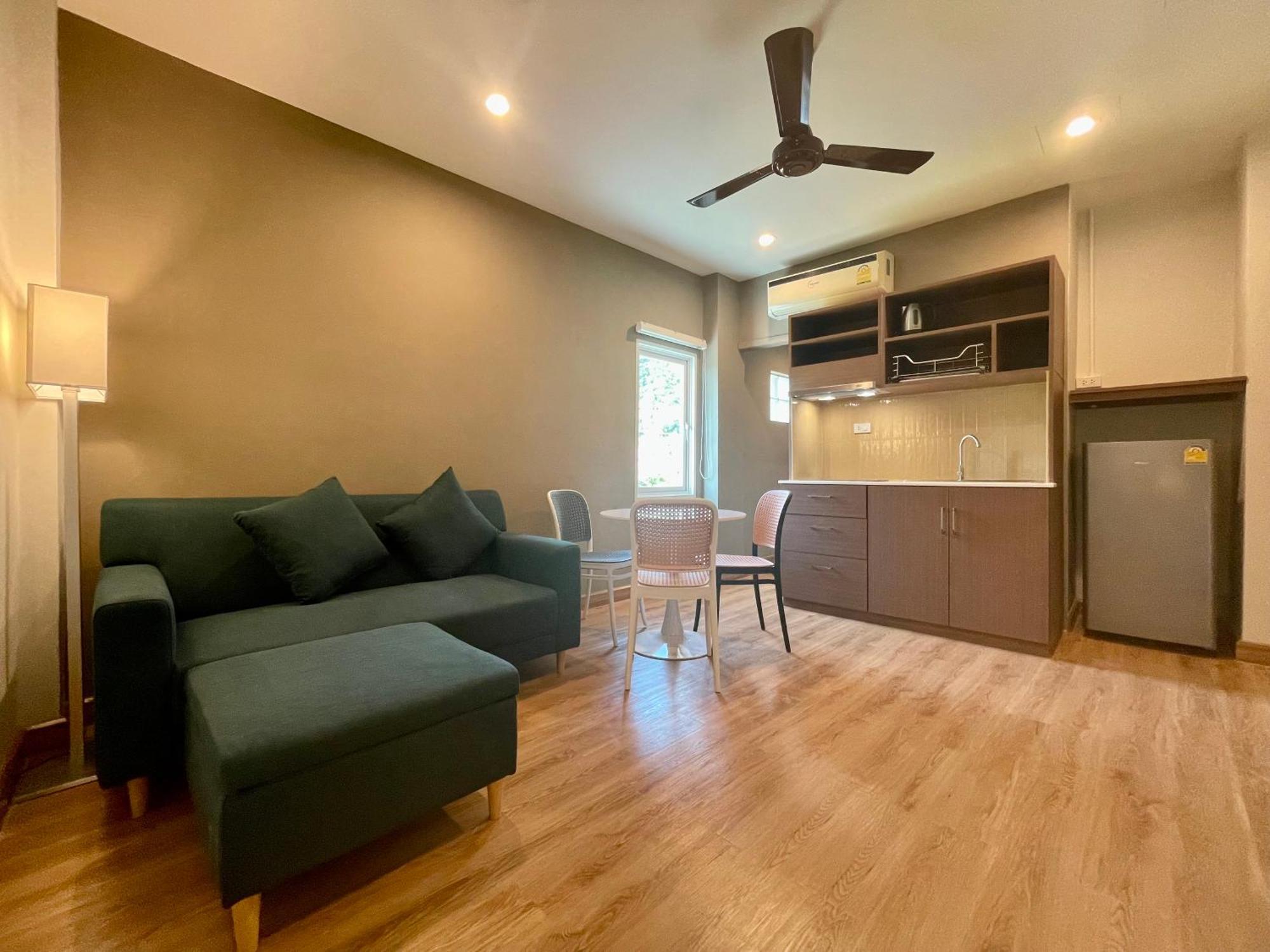 Room Actually Service Apartment Karon Exterior foto